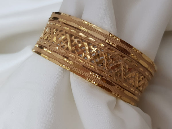 Elegant Gold Plated Bangle / Kara