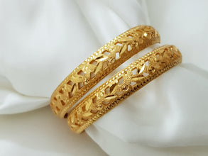 Divine Sparkle Gold Polished Bangles