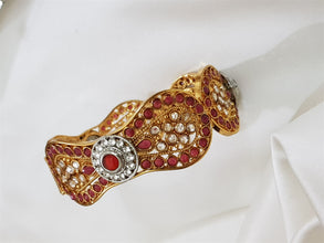 Elegant Matte Gold Rajwadi Kara