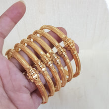 Timeless Gold Look Fashion Bangles