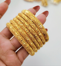 Gleaming Serenity Lacker Bangles