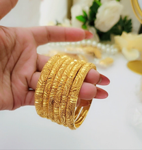 Gleaming Serenity Lacker Bangles