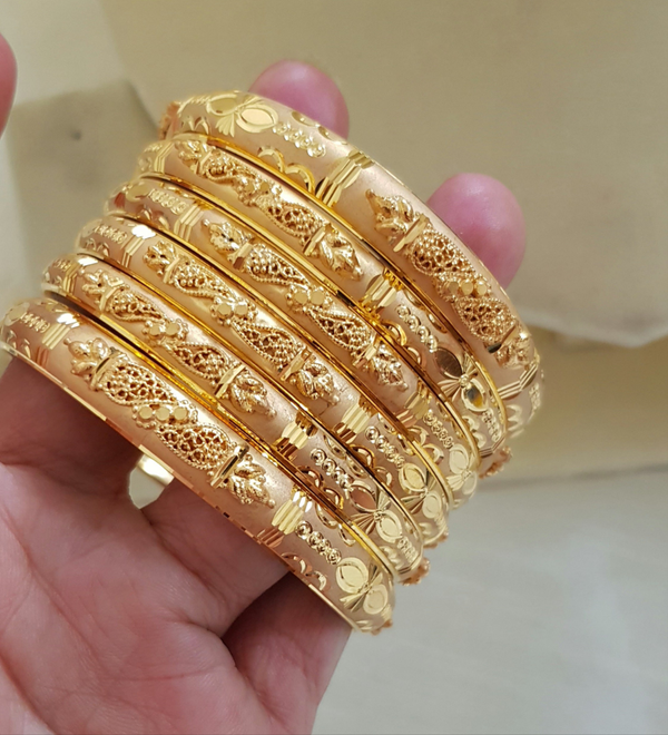 Majestic Heritage Gold Polished Bangles