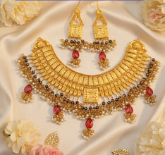 Golden Radiance Bridal Necklace Set – Opulent Wedding Jewelry