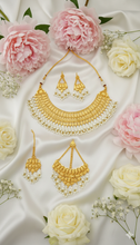 Luminous Gold‑Coated Necklace – Opulent Bridal Jewelry