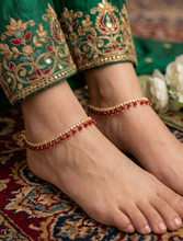 Shimmering Gold Anklet for Women