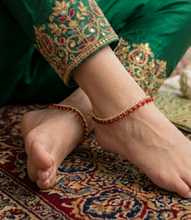 Shimmering Gold Anklet for Women