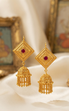Golden Heritage Glow Earrings – Elegant Fashion Jewelry for Women