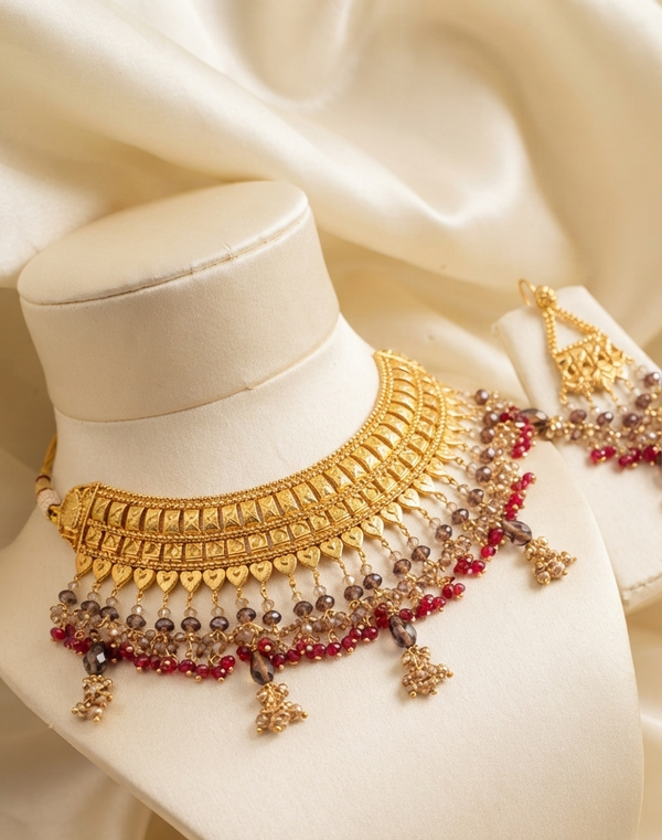 Golden Prestige Spark Necklace – Premium Fashion Jewelry for Women
