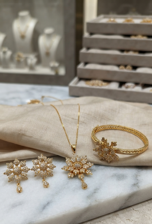 Floral Design Elegant Locket Set