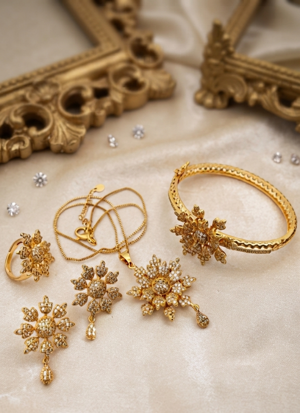 Floral Design Elegant Locket Set