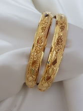 Ancient Elegance Gold Polished Bangles