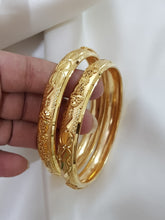 Ancient Elegance Gold Polished Bangles