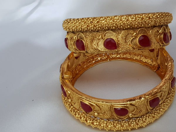 Rajwadi Divine Matte Golden Kara