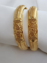 Lustrous Revolve Bangles