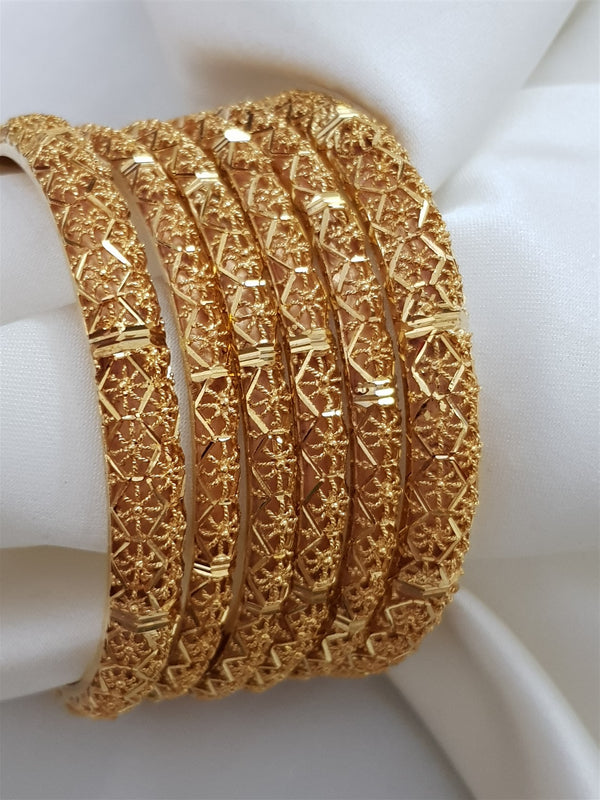 Vintage Majesty Gold Polished Bangles