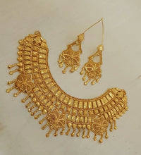 Ornate Gold Polished Necklace