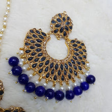 Luxurious Bindia Earrings Set