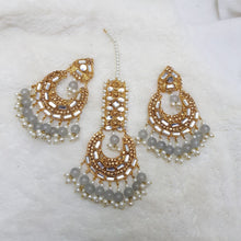 Radiant Bindia Earrings Set