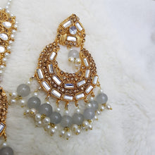 Radiant Bindia Earrings Set