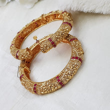 GlamourMatte Gold Rajwadi Kara