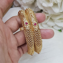 SplendidMatte Gold Rajwasdi Twist Bangles