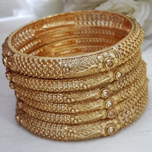 GrandeurMatte Golden Rajwadi Bangles