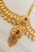 Detail Gold Coated Matha Patti