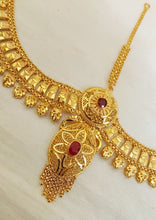 Detail Gold Coated Matha Patti