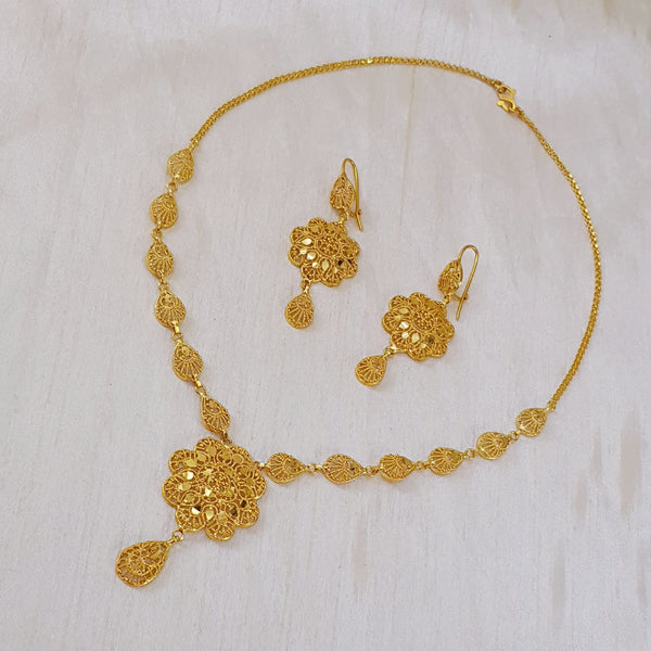 Lustrous Gold Sparkle Necklace