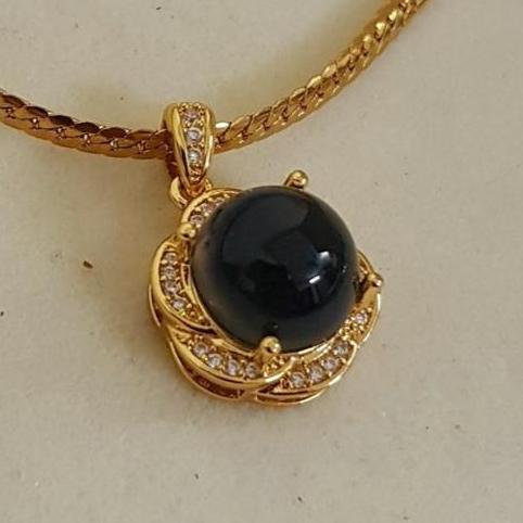 Black Stone Pendant 