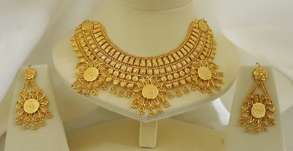 Gleaming Gold Polish Necklace