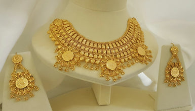 Gleaming Gold Polish Necklace