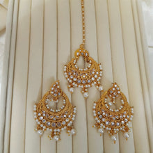 Classic Bindia Earrings Set