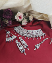 Radiant Elegance Zircon Necklace Set