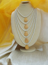 Shimmering Necklace White Pearl Mala