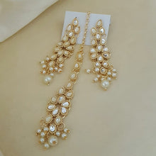 Shimmering Bindia Earrings Pair