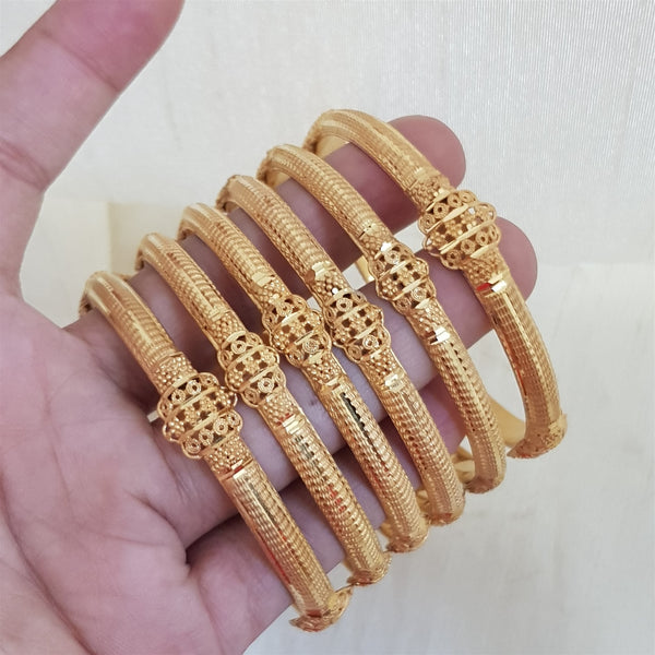 Timeless Gold Look Fashion Bangles