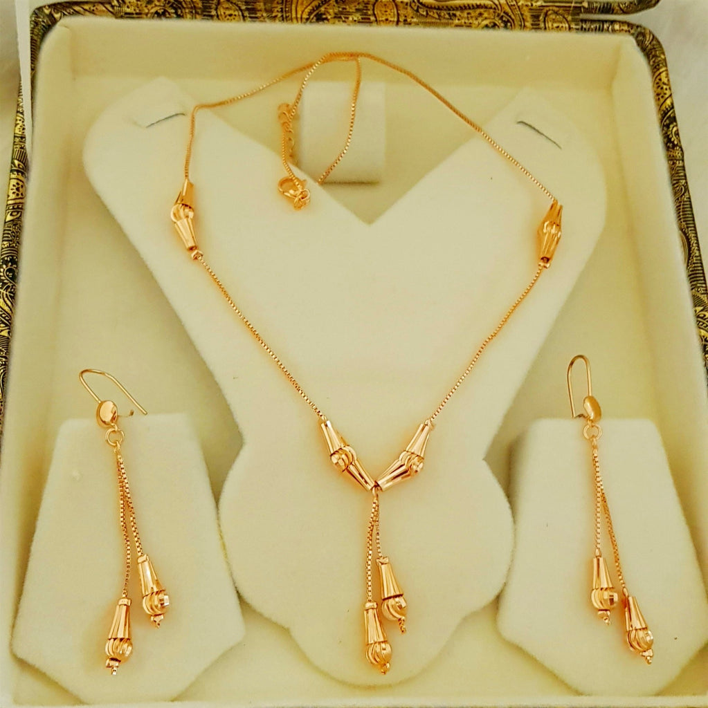 Malla Simple Tola Gold Set Pendant With Chain And Matching