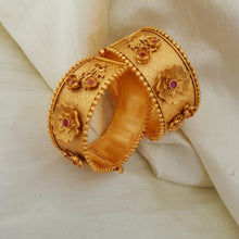 PrestigiousMatte Gold Rajwari Kara