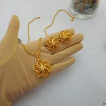Gold Polished RP Design Pandant Set