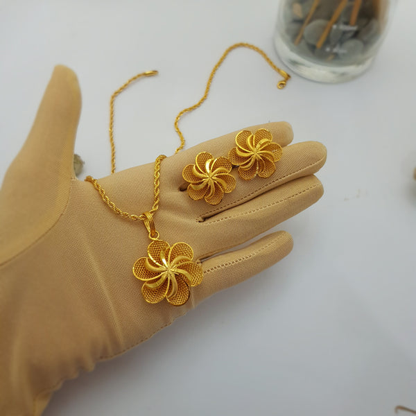Gold Polished RP Design Pandant Set