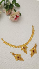 Sparkling Golden Charm Necklace – Premium Fashion Jewelry for Women