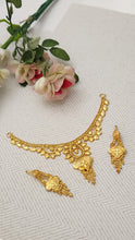 Royal Golden Reflection Necklace – Elegant Fashion Jewelry for Women