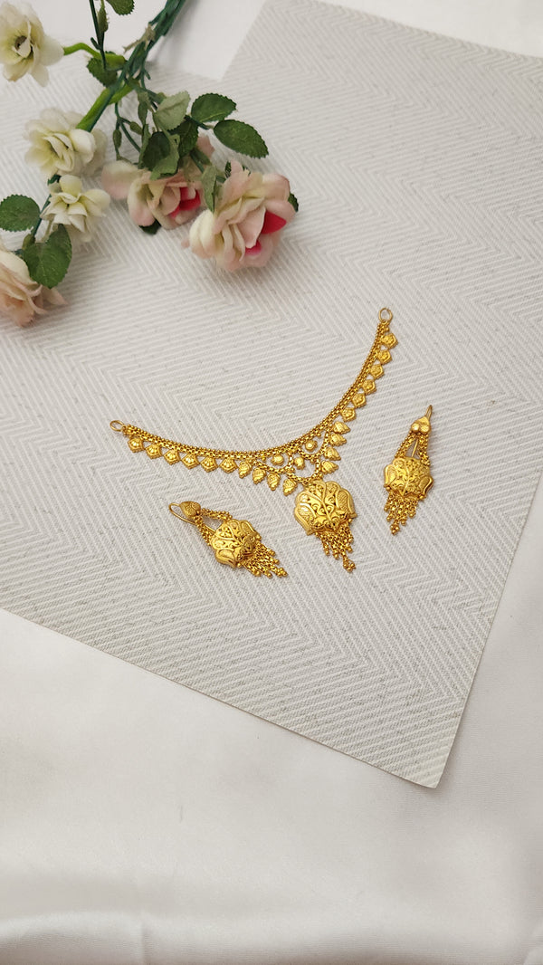 Golden Luxe Spark Necklace – Premium Fashion Jewelry for Women