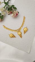 Radiant Golden Spark Necklace – Elegant Fashion Jewelry for Women