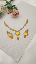 Regal Golden Sparkle Necklace – Premium Fashion Jewelry for Women