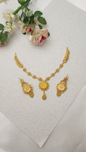 Regal Golden Sparkle Necklace – Premium Fashion Jewelry for Women