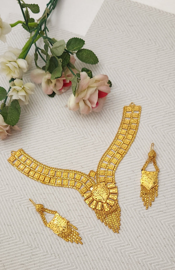 Golden Luxe Reflection Necklace – Elegant Fashion Jewelry for Women