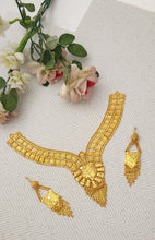 Golden Luxe Reflection Necklace – Elegant Fashion Jewelry for Women